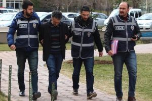 &Ccedil;aldığı parayla yakalandı, 'buldum' dedi