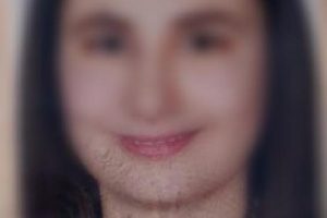 &Uuml;niversiteli kız, &uuml;st ge&ccedil;itten atladı