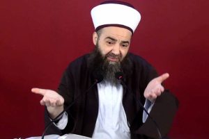 C&uuml;bbeliye "LOL" oynattılar