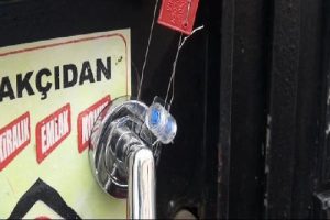 İstanbul'da bir kadın d&ouml;v&uuml;lerek &ouml;ld&uuml;r&uuml;ld&uuml;