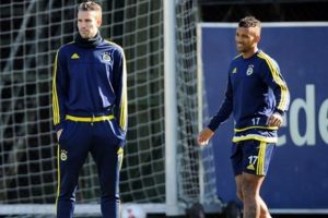 Fenerbah&ccedil;e'de van Persie, Nani ve Caner İtalya'da g&uuml;ndemden d&uuml;şm&uuml;yor