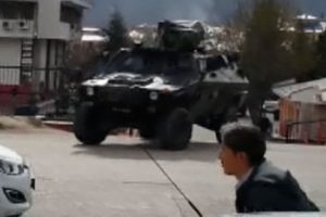 Tunceli'de adliye &ccedil;evresinde &ccedil;atışma