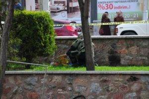 Tokat'ta ş&uuml;pheli kutudan kıyafet &ccedil;ıktı