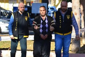 Kayınpederini &ouml;ld&uuml;ren damat: Kayınvalidem azmettirdi