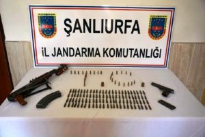 Şanlıurfa'da silah ka&ccedil;ak&ccedil;ılığına 2 tutuklama