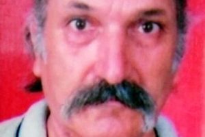 Cami avlusunda namazı beklerken kalp krizinden &ouml;ld&uuml;
