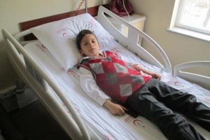 Deve sucuğu ve tavuk yiyen 5 &ouml;ğrenci zehirlendi