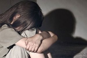 13 yaşındaki kıza, &ouml;z babası, amcası ve ağabeyi tecav&uuml;z etti iddiası