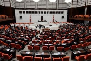 AK Parti, "dokunulmazlık" i&ccedil;in harekete ge&ccedil;iyor