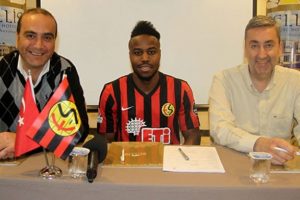 Eskişehirspor'da Nzuzi Toko s&ouml;zleşmesini fshetti