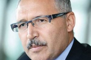Abd&uuml;lkadir Selvi Yeni Şafak'tan ayrılıyor!