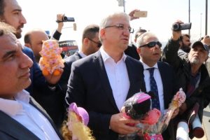İngiliz Konsolosluğu &ouml;n&uuml;nde oyuncaklı protesto