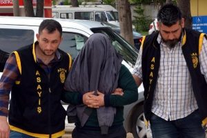 Zapıt katibi dava har&ccedil;larını zimmetine ge&ccedil;irmiş