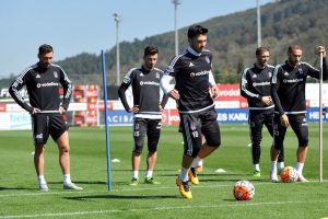 Beşiktaş, Kasımpaşa ile oynayacağı ma&ccedil;ın hazırlıklarını s&uuml;rd&uuml;rd&uuml;