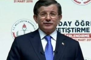 Davutoğlu: Başbakanlık ge&ccedil;ici, hocalık kalıcıdır