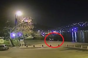 2 kişiye mezar olan ara&ccedil; denize b&ouml;yle u&ccedil;tu