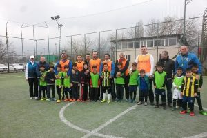 Bursa'da babalar ve oğullar ma&ccedil;ta karşı karşıya geldi