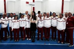 Master atletlerden 1 madalya 3 rekor