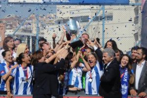 Konak Belediyespor kupasına kavuştu