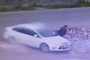 Bombalı ara&ccedil; patlama b&ouml;lgesine b&ouml;yle bırakılmış