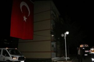 Hataylı şehidin Ankara'daki evine ateş d&uuml;şt&uuml;