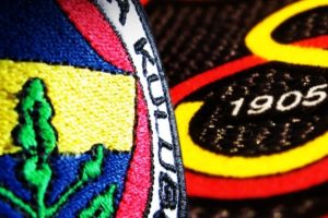 Galatasaray-Fenerbah&ccedil;e derbisinin g&uuml;nd&uuml;z saatine alınması g&uuml;ndemde