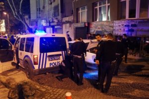 Polisin kovaladığı ara&ccedil; kaza yapınca kıskıvrak yakalandı