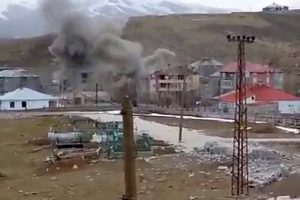 Ter&ouml;ristlerin kaldığı bina vuruldu