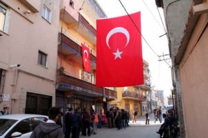 Bursalı şehidin evinde h&uuml;z&uuml;n hakim