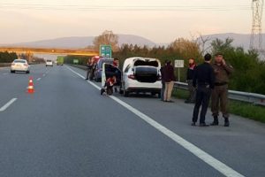 TEM'de 'bomba y&uuml;kl&uuml; otomobil' alarmı