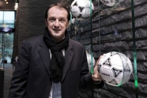 Faruk Hadzibegic: "Galatasaray'a UEFA Kupası'nı getirmezsem lisansımı yırtarım"