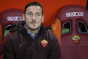 Totti'den 1 yıl bedava &ccedil;alışma teklifi