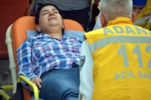 Ablasının para dolu &ccedil;antasını erkek arkadaşına gasp ettirdi