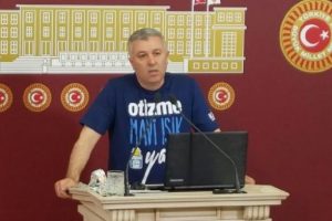 CHP'li Arık'tan otizmli &ccedil;ocuklara destek