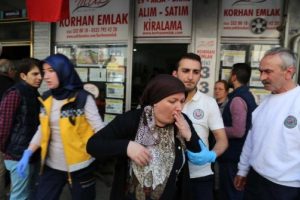 Apartmandaki yangında 9 kişi dumandan etkilendi