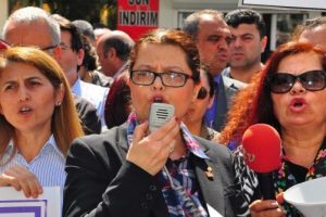 Manisa'da &ccedil;ocuk istismarı protesto edildi