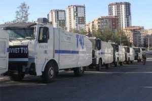Şanlıurfa'ya zırhlı ara&ccedil; ve polis takviyesi