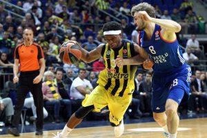 F.Bah&ccedil;e 11. galibiyetini aldı