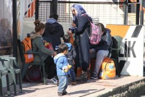 Dikili a&ccedil;ıklarında 64 m&uuml;lteci yakalandı