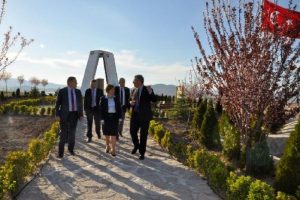 CHP S&ouml;zc&uuml;s&uuml; B&ouml;ke, Anadolu OSB'yi ziyaret etti