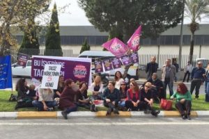 Fabrika &ouml;n&uuml;ndeki taciz n&ouml;beti beşinci g&uuml;nde
