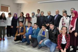 Bitlis'te başarılı &ouml;ğrenciler &ouml;d&uuml;llendirildi