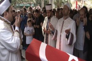 Somali'deki saldırıda &ouml;len &ouml;ğretmen İstanbul'da toprağa verildi