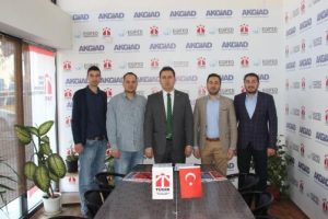 Akhisarlı işadamlarından sığınmacı kampına tepki