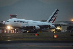Air France'ta 'baş&ouml;rt&uuml;s&uuml;' tartışması