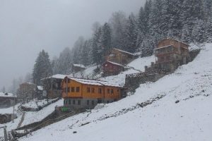 Rize'de kış geri d&ouml;nd&uuml;