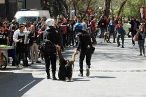 Ankara'da tehlikeli gerginlik: 15 g&ouml;zaltı