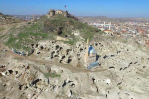 1400 yıllık yeraltı şehri ortaya çıkartıldı