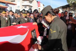 Şehit uzman &ccedil;avuş &Ccedil;orum'da toprağa verildi