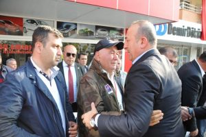 &Ccedil;avuşoğlu'ndan şehit ailesine taziye ziyareti
